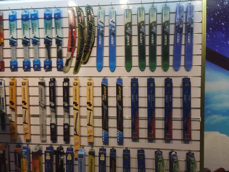 Complete front and rear wiper blade set with verified vehicle fitment, helping distributors expand coverage and increase basket value.
