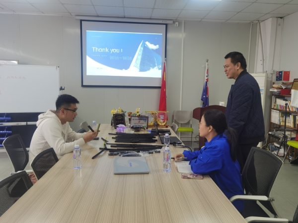 B2B supplier review identifying quality drift, fitment errors, weak traceability, packaging mistakes, and delivery risks in repeat wiper blade orders.